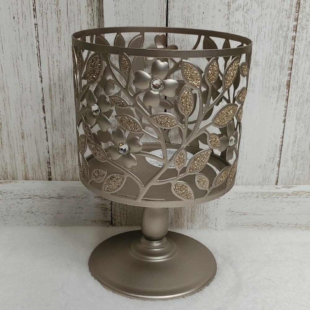 Bath & Body Works Dogwood Sparkle Jeweled Pedestal 3-Wick Candle Holder Sleeve